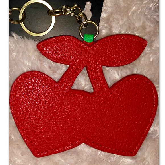 DOUBLE CHERRY HEART DETACHABLE KEYCHAIN - Picture 3 of 3